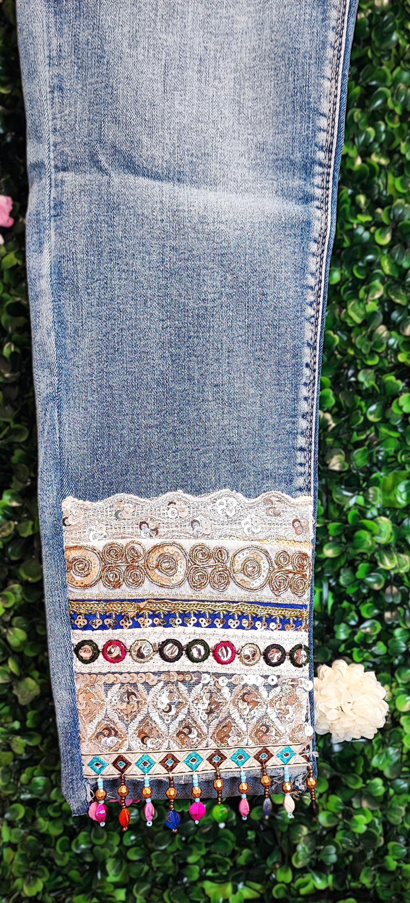 SKINNY JEANS MET BOHO-DETAIL